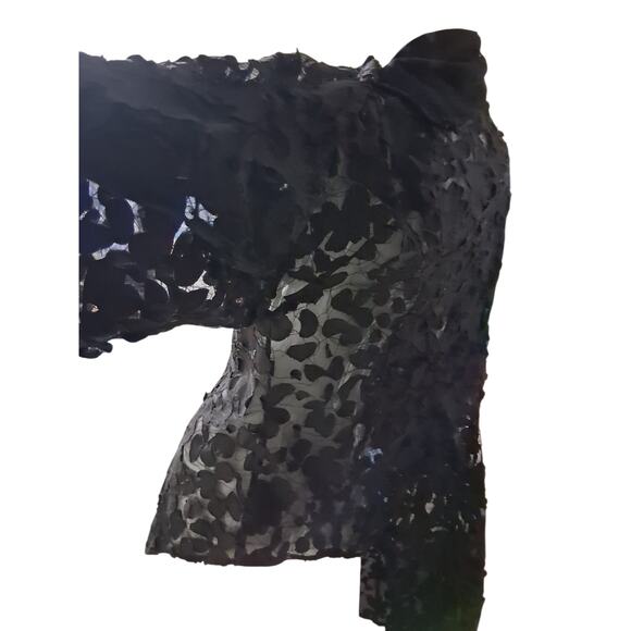 Dress to Kill Floral Sheer Women's 1X-2X Asymmetrical Old Money Luxury Cardigan - Picture 6 of 11